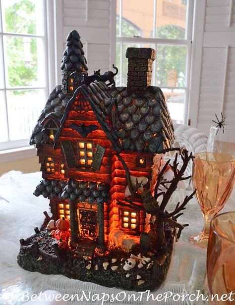 Lighted Haunted House Centerpiece Haunted House Table Centerpiece, Spiderweb Tablecloth, Halloween Wars, House Table Decor, Halloween Calabazas, Halloween Villages, Haunted House Cake, Miniatures Halloween, Scary House