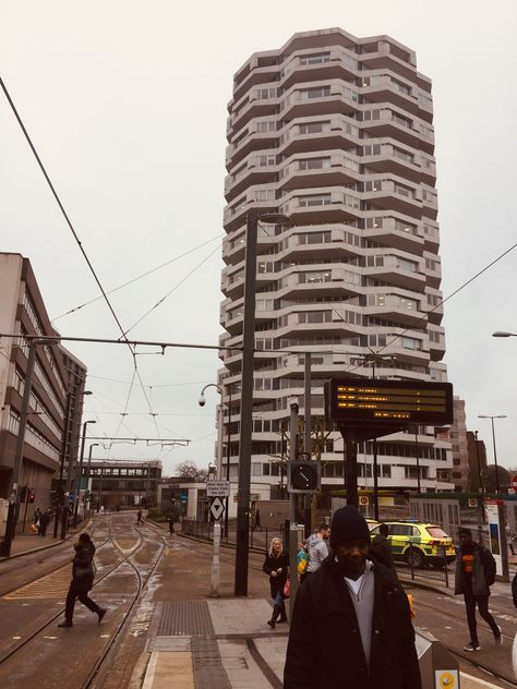 East Croydon, Croydon Surrey England On Thursday 19 March 2020 Thornton Heath, Croydon London, Surrey England, Big Girl, Back In The Day, Old And New, Monument, Scotland, The Globe