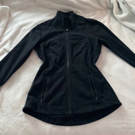 Lululemon Black Define Jacket Outfit, Aesthetic Outfits Sporty, Lululemon Define Jacket Outfit, Lululemon Outfit Winter, Outfit Ideas Lululemon, Define Jacket Outfit, Gym Aesthetic Outfits, Lululemon Outfit Ideas, Sports Jacket Outfit