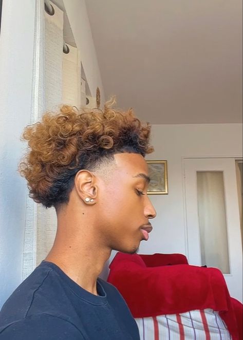 High Taper Curly Hair, Taper Curly Hair, Black Edgar, Tapered Haircut Black, Black Fade Haircut, Curly Hair Taper, Temp Fade Haircut, Fade Haircut Designs, Fade Haircut Curly Hair