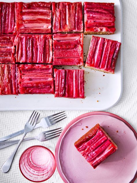 Rhubarb Buttermilk, Retro Desserts, Single Layer Cakes, Pineapple Rings, Maraschino Cherries, Pretty Dessert, Rhubarb Recipes, Pineapple Upside Down Cake, Pineapple Upside Down