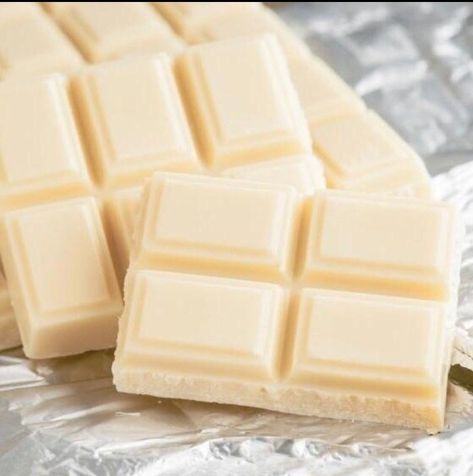 White Chocolate Aesthetic, White Chocolate Bar, White Food, I Love Chocolate, Healthy Sweets Recipes, Love Chocolate, White Chocolate Chips, Healthy Sweets, Sweet Candy