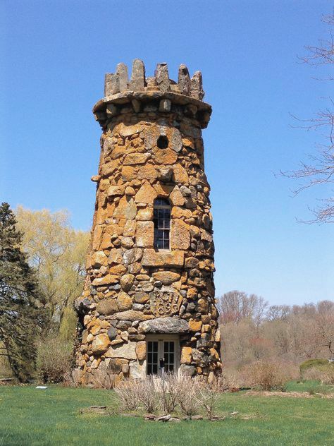 Diy Water Tower, Water Tower House, Tiny Castle, Medieval Tower, Stone Tower, Storybook Homes, Water Towers, Castle Tower, Medieval Houses