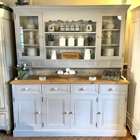 Kitchen Dresser Dresser In Kitchen, Dresser Kitchen, Farmhouse Dresser, Kitchen Country, Wooden Farmhouse, Kitchen Dresser, In Kitchen, Tea Room, Country Kitchen