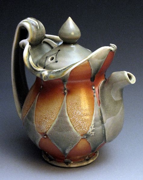 ceramic teapot Teapot Inspiration, Functional Ceramics, Beautiful Teapots, Ceramic Inspiration, Painted Pottery, Ceramic Artwork, Pottery Inspiration, Pottery Teapots, Clay Teapots