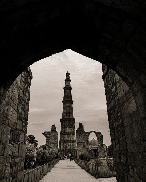 Reaching for the skies: Qutub Minar Delhi’s timeless masterpiece. . @manav_clicks1 . . #qutubminar #delhi #india #photography #travel #travelphotography #newdelhi #incredibleindia #delhigram #lotustemple #travelgram #of #delhidiaries #photographers #architecture #travelindia #delhitourism #igers #bhfyp #qutubminardelhi Qutub Minar Photography, Delhi Tourism, Qutub Minar, Lotus Temple, India Photography, Travel India, Photography Travel, Delhi India, Incredible India