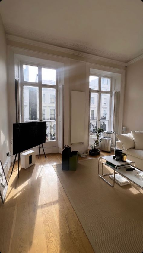 Studio Apartment Nyc Aesthetic, Floor To Ceiling Windows Apartment Decor, Floor To Ceiling Windows Apartment, Windows Apartment, Warm Apartment, Minimalistic Living Room, Aesthetic Studio, Nyc Brooklyn, Stylish Apartment