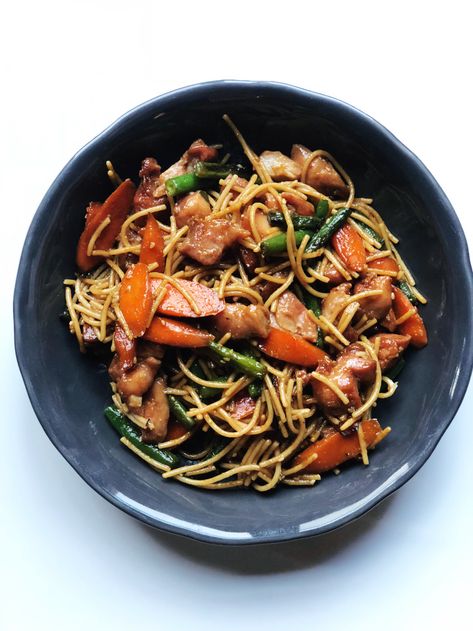 Trader Joe's Soyaki Chicken With Carrots, Green Beans & Brown Rice Noodles Soyaki Chicken Recipe, Soyaki Chicken, Soyaki Recipe Trader Joe's, Soyaki Recipe, Trader Joe’s Soyaki, Trader Joe’s Soyaki Chicken, Chicken Fried Rice Trader Joes, Trader Joe’s Beef And Broccoli, Chicken Rice Noodles