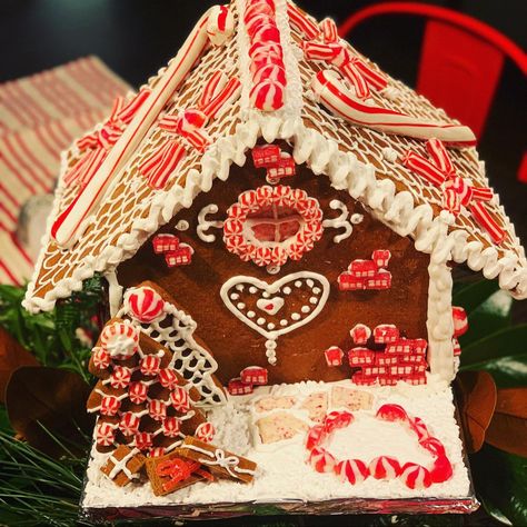 Red and white hand crafted gingerbread house Red And White Gingerbread House, Gingerbread House White, Simple Gingerbread House, Green Inspo, House White, Christmas Gingerbread House, White Hand, Christmas Gingerbread, House Made