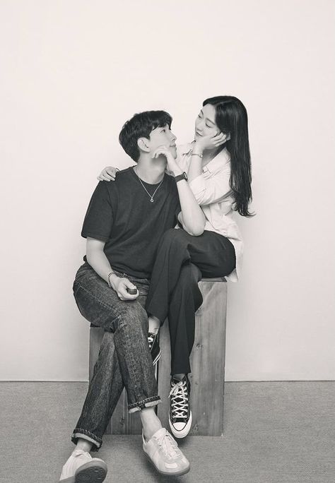 Couple Studio Photoshoot Ideas Korean, Korean Couple Photoshoot Casual, Selfshoot Studio Poses, Self Photoshoot Studio Poses Couple, Self Portrait Studio Poses Couple, Korean Self Photo Studio Pose Couple, Photoshoot With Boyfriend Ideas, Selfphoto Studio Ideas, Photobox Couple Photo Ideas