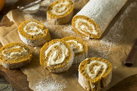 Libbys Pumpkin Roll, Pumpkin Roll Recipe Easy, Pumpkin Roll Recipe, Moist Yellow Cakes, Recipes Using Cake Mix, Pumpkin Roll Cake, Pumpkin Rolls Recipe, Pumpkin Pie Mix, Homemade Gravy