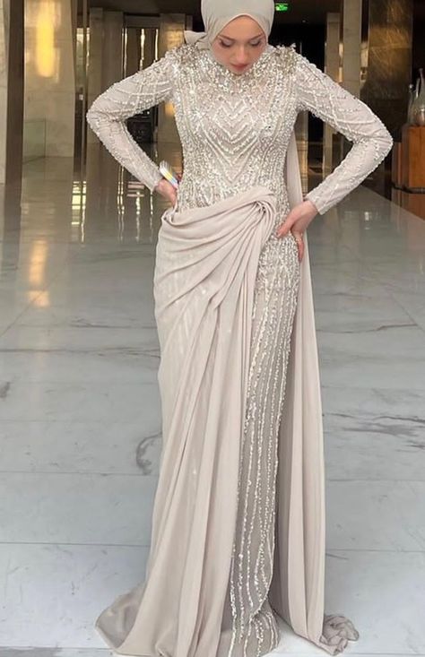 Modest Gowns Evening Classy, Sister Of The Bride Dress Hijab, Hijab Dress Party Engagement, Hijab Dresses Soiree, Engagement Dresses Elegant, Hijab Party Dress, Hijabi Prom Dress, Hijabi Dresses Soiree, Engagement Dress Hijab