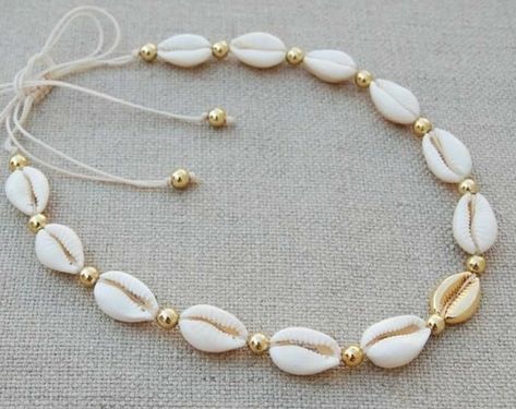 Preppy Jewelry, Shell Choker, Beaded Necklace Diy, Jewelry Accessories Ideas, Jewelry Beaded, Handmade Wire Jewelry, Summer Necklace, Shell Jewelry, Beaded Accessories