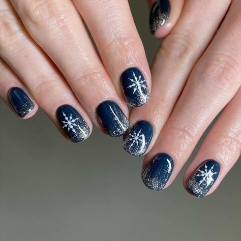 Blue Nail Polish Colors, Blue Prom Nails, Blue Christmas Nails, Snowflake Nail Design, Blue And Silver Nails, Blue Gel Nails, Dark Blue Nails, Snowflake Nail Art, Baby Blue Nails