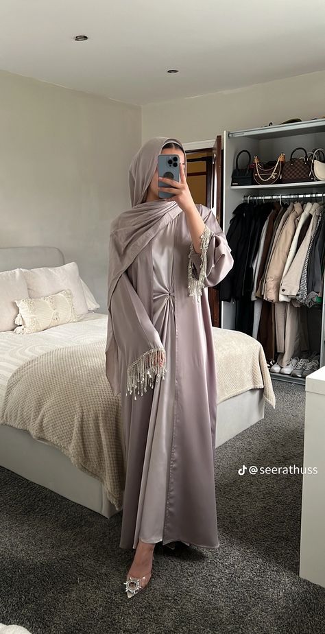 Modest Outfits Muslim, Stylish Outfits Casual, Modest Casual Outfits, Blouse Casual Fashion, Hijab Trends, Muslim Outfits Casual, Muslim Fashion Hijab Outfits, Modesty Fashion, Hijabi Outfits Casual