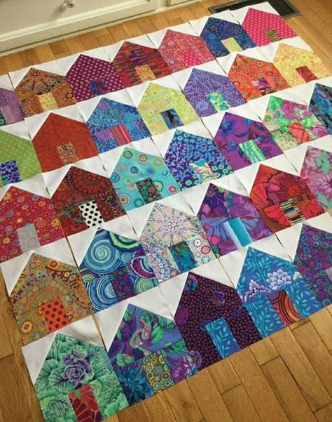 Quilting Fabric Projects, Butterfly Quilt Pattern, Tree Quilt Block, House Quilt Block, House Quilt Patterns, Cottage Quilt, Scrappy Quilt Patterns, Cute Quilts, House Quilts