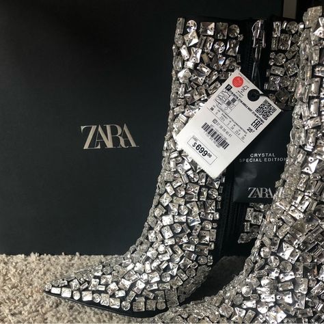 Silver Ankle Boots Outfit, Sparkle Boots Outfit Style, Bling Outfits, Silver Ankle Boots, Sparkly Boots, Rhinestone Boots, Zara Ankle Boots, Black Boots Outfit, Boots Outfit Ankle