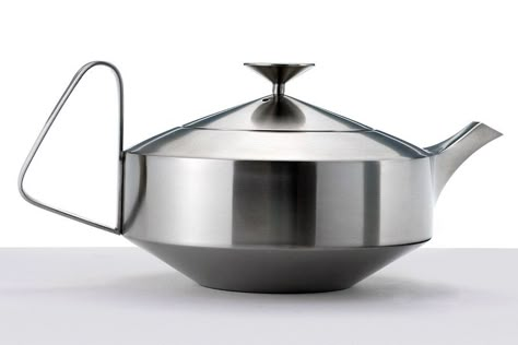 Robert Welch (1929-2000), British / Alveston (aka Aladdin) satin finish stainless steel teapot from teaset, open triangular handle, designed for Old Hall Tableware line manufactured by J. & J. Wiggin, 1961-1964, Bloxwich, UK Kettle Design, Cookware Design, Robert Welch, Teapot Design, Cup Collection, Fiber Lash Mascara, Steel Furniture, Steel Design, Metal Crafts