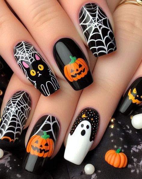 Get inspired with 40 Halloween nail art ideas that are perfect for October, from spooky ghosts to chic black flames. Potion Bottle Nail Art, Spooky Nail Designs, Spooky Nail, Halloween Nail Art Ideas, Pastel Nail Art, Halloween Acrylic, Halloween Nails Easy, Witchy Nails, Funky Nail Art