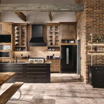 Kitchen With Black Appliances, Kitchen Cabinets With Black Appliances, Loft Remodel, Rustic Industrial Kitchen, Black Appliances Kitchen, Rustic Kitchens, White Oak Kitchen, Light Wood Cabinets, European Kitchens