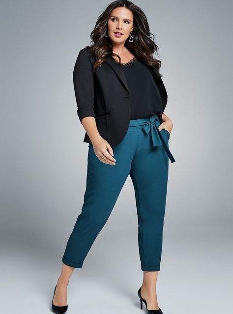 Pinterest - Deutschland Work Outfit Plus Size, Curvy Work Outfit, Xl Mode, Fall Fashion Skirts, Elegantes Outfit Frau, Outfit Plus Size, Plus Size Work, Look Plus Size, Professional Outfits Women