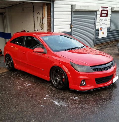 Vauxhall Astra with 18" Bola B1 Garden Box Plans, Gta Funny, Mini Project, Tuning Cars, Hot Hatch, Vauxhall Astra, Boy Photography Poses, Boy Photography, Alloy Wheel