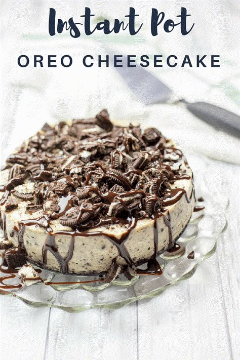 This decadent Oreo cheesecake is made in an Instant Pot. Becuase it's made in the pressure cooker, it's a foolproof recipe resulting in cheesecake that's cooked to perfection every time. #pressurecooker #instantpot #cheesecake #oreocheesecake #dessert #recipes Instant Pot Cheesecake, Instant Pot Dessert, Instant Pot Desserts, Tiramisu Dessert, Recipes Fruit, Instant Pot Meals, Salty Cake, Savory Cakes, Instant Pot Dinner