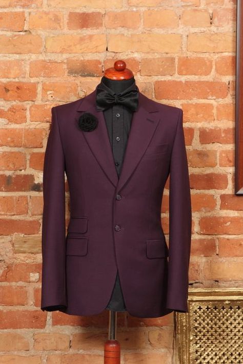 De La Garza Plum suit / mens fashion / mens style Plum Suit Men, Plum Groom Suit, Plum Suits For Men, Plum Suit, Coat Suit For Men, Wedding Party Dress Guest, Mens Dress Vests, All Black Suit, Wedding Tux