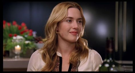 The Holiday Iris Iris Simpkins, I Just Want To Live, Nancy Meyers Movies, Frazzled English Woman, Nancy Meyers, College Girl, Kate Winslet, Strawberry Blonde, Movie Characters