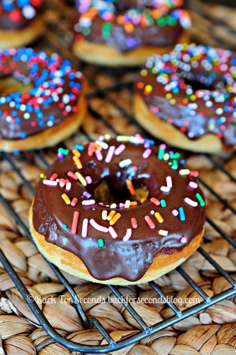 Baked Donut Recipe, Blueberry Cake Donuts, Baked Donut, Baked Donut Recipes, Donut Recipe, Lemon Blueberry Muffins, Homemade Donuts, Doughnut Recipe, Krispy Kreme