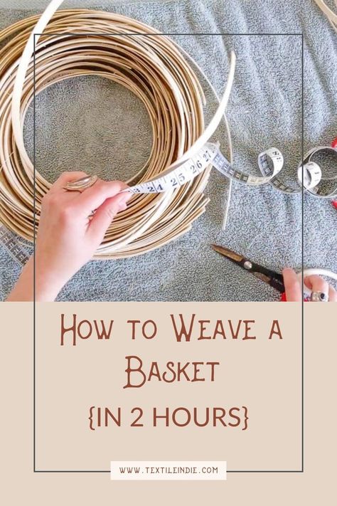 Learn basket weaving with this beautiful and simple market basket. Weave A Basket, Handmade Baskets Weaving, Diy Basket Weaving, Weaving Patterns Design, Textile Art Techniques, Weaving Diy, Cane Baskets, Square Basket, Basket Weaving Diy