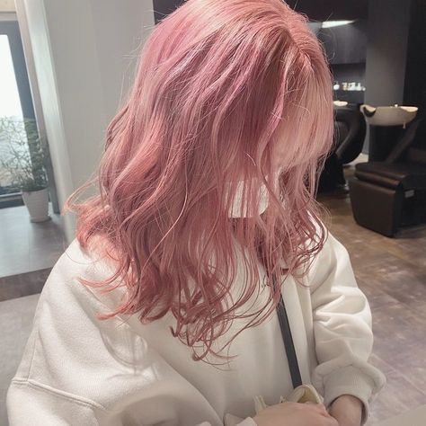 Light Pink Hair, Beige Hair, Shot Hair Styles, Hair Color Pink, Rose Gold Hair, Dye My Hair, Hair Dye Colors, Hair Inspo Color, Dream Hair