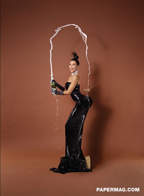 Kim Kardashian Paper, Kardashian Halloween Costume, Kim Kardashian Halloween, Jean Paul Goude, Estilo Kim Kardashian, Magazine Pictures, Dresses For, Celebrity Halloween Costumes, Kardashian Photos