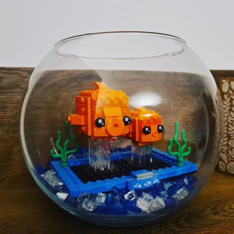 Lego Fish Tank, Lego Fish, Lego Decorations, Lego Craft, Lego Worlds, Cool Lego Creations, Room Deco, Cute House, Lego Projects