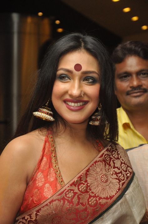 Rituparna Sengupta Rituparna Sengupta, Bollywood Women, New Movie Images, Bengali Saree, Movie Images, Indian Beauty Saree, Hd Photos, Bollywood Actress, Character Design