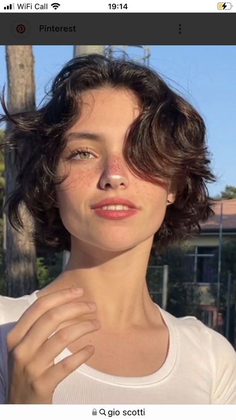 Masculine Short Hairstyles For Women, Rapunzel Hairstyle Short, Gio Scotti Short Hair, Bixie 90s Haircut Curly, Rapunzel Short Haircut, Short Fine Curly Hair, Long Pixie Cut Thick Hair, Short Curly Bob With Bangs, Bixie 90s Haircut