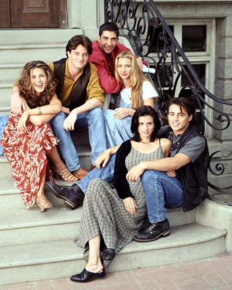 Friends (1994–2004) Friends Sitcom, Friends Scenes, Jenifer Aniston, Friends Episodes, Friends Poster, Friends Cast, Friends Tv Series, Phoebe Buffay, Friends Moments