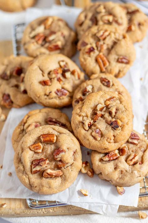 Toasty pecans, warm vanilla, and rich buttery flavor come together to create a standout Butter Pecan Cookie recipe. They’re so simple to make, you’ll return to this recipe again and again! Pecan Nut Biscuits, Easy Butter Pecan Cookies, Brown Butter Pecan Chocolate Chip Cookie, Butter Pecan Cookies Easy, Recipes With Pecans, Butter Pecan Cookies Recipe, Best Butter Cookie Recipe, Caramel Pecan Cookies, Pecan Cookie