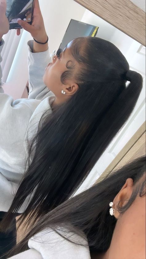 Tap In Extensions Hair, Chill Hairstyle, Hairstyles With Straight Hair, Sleek Ponytail Hairstyles, Straight Weave Hairstyles, Birthday Hairstyles, Quick Weave Hairstyles, Protective Hairstyles Braids, Slick Hairstyles