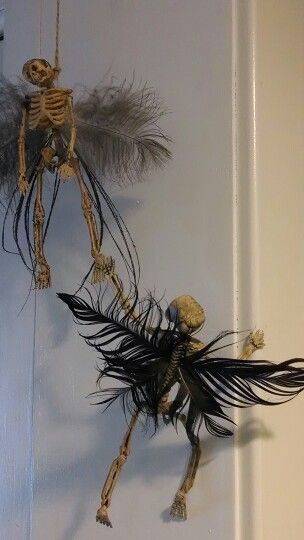 Haunted Apartment, Skeleton Fairy, Horror Crafts, Scary Halloween Decorations Outdoor, Spooky Decorations, Creepy Decor, Halloween Facts, Creepy Halloween Decorations, Easy Halloween Decorations