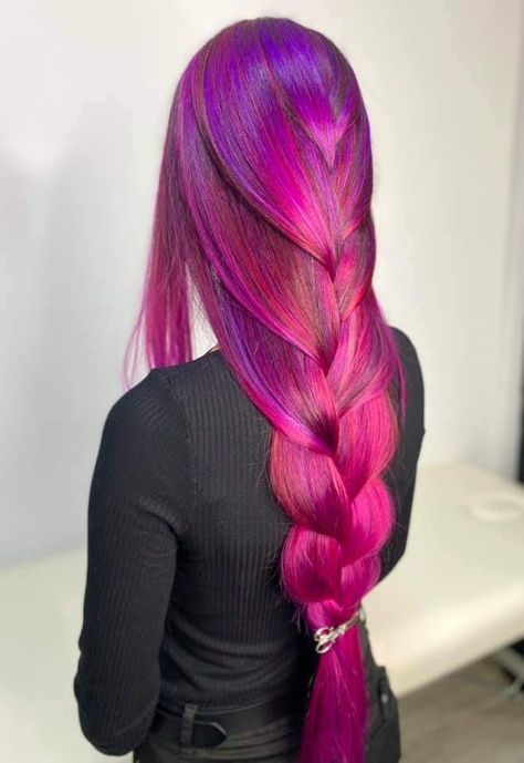 Purple hair, magenta hair Magenta Hair Color, Magenta Hair Colors, Magenta Hair, Color Inspo, Hair Inspo Color, Girls Weekend, Purple Hair, Straight Hairstyles, Hair Color