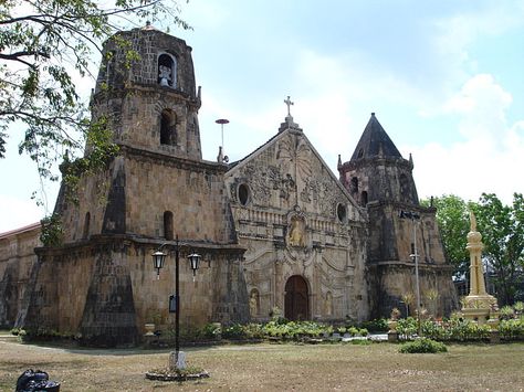 Miagao church Filipino Architecture, Church Pictures, Picture Icon, The Philippines, Vintage Brown, World Heritage, Barcelona Cathedral, Philippines, Arch