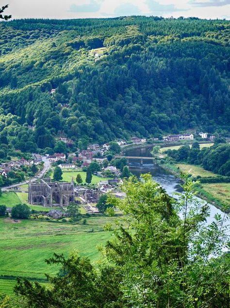 Wye Valley Wales, Tintern Abbey, Wye Valley, Travel England, Visit Wales, Visiting England, The Ruins, England Fashion, England Travel