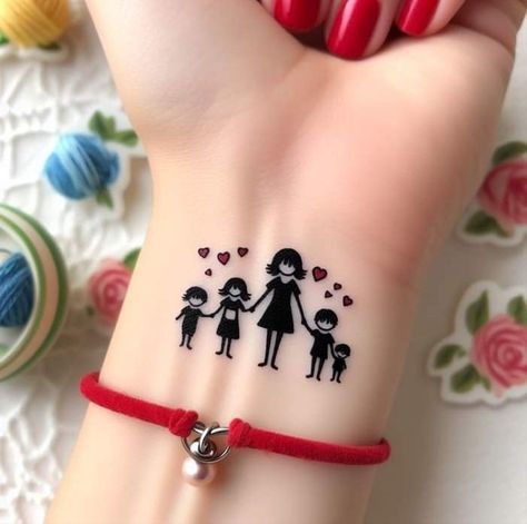 Family Love Tattoo, Family Tattoos Ideas, Girly Hand Tattoos, Love Tattoo Ideas, Family Tattoo Ideas, Hand Tattoo Ideas, Mother Tattoos For Children, Motherhood Tattoos, Family Tattoo Designs