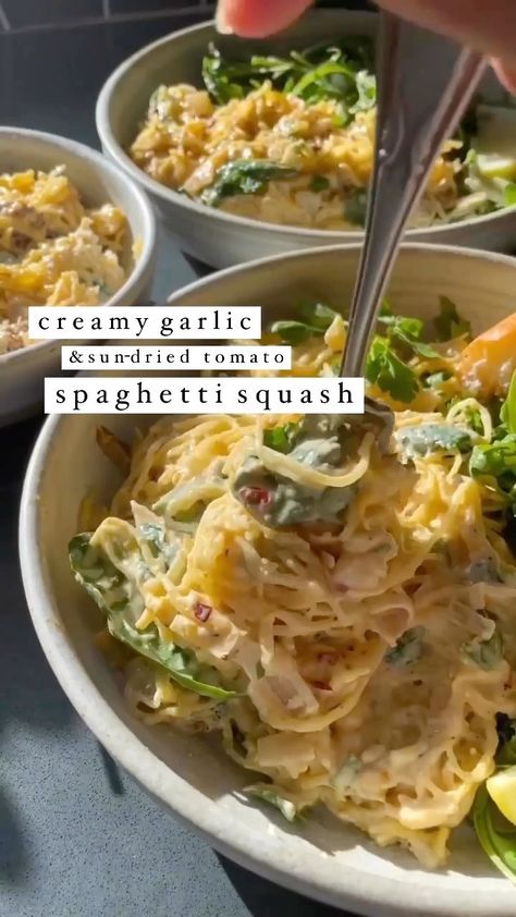 💚 YOUR DAILY DOSE OF HEALTH! 🍏 on Instagram: “OMG!! This looks amazing!! 🤤💚 Definitely trying this soon! 🙏🏾😍 TAG A FRIEND! 🎥 by @sara.haven! . CREAMY GARLIC & SUNDRIED TOMATO SPAGHETTI…” Sundried Tomato Spaghetti Squash, Sundried Tomato Spaghetti, Tomato Spaghetti Squash, Sara Haven, Tomato Spaghetti, Sundried Tomato, Health Dinner Recipes, Creamy Garlic, Spaghetti Squash