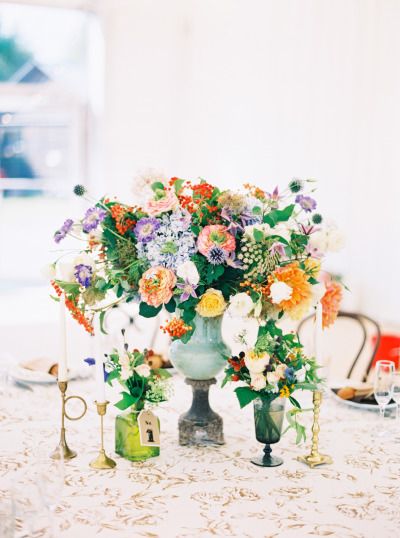 Vibrant centerpiece: http://www.stylemepretty.com/destination-weddings/2015/05/14/colorful-lakeside-moscow-wedding/ | Photography: Lena Kozhina - http://lenakozhina.com/ Event Tablescapes, Lavender And Orange, Shades Of Coral, Monte Verde, Smelling Flowers, Bouquet Inspiration, Wedding Elements, Centerpieces Wedding, Maine Wedding