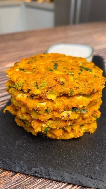 Meghna’s Food Magic on Instagram: "OATS MIX VEG CHILA - I was thinking it’s been a while I haven’t shared oats recipe. Oats is the healthiest gluten-free whole grain and an excellent source of vitamins, minerals, finer and antioxidants. Beneficial for weight loss, blood sugar levels and reduced risk for heart disease. Further have added besan for protein and lots of veggies making this chila a complete meal. Recipe steps summarised below - In a bowl, take 1.5 cup mildly roasted oats - add 2 tbs Roasted Oats, Mix Veg, Food Magic, Easy Peasy Recipes, Gluten Free Living, Oats Recipe, Oats Breakfast, Indian Breakfast, Oats Recipes