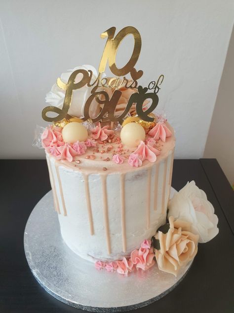 10th Anniversary Cake Ideas, 10th Wedding Anniversary Ideas, 10 Anniversary Cake, 10 Year Wedding Anniversary Ideas, 10 Year Anniversary Cake, 10th Anniversary Cake, Cake Pink And White, 10th Wedding Anniversary Party, Anniversary Cake Ideas