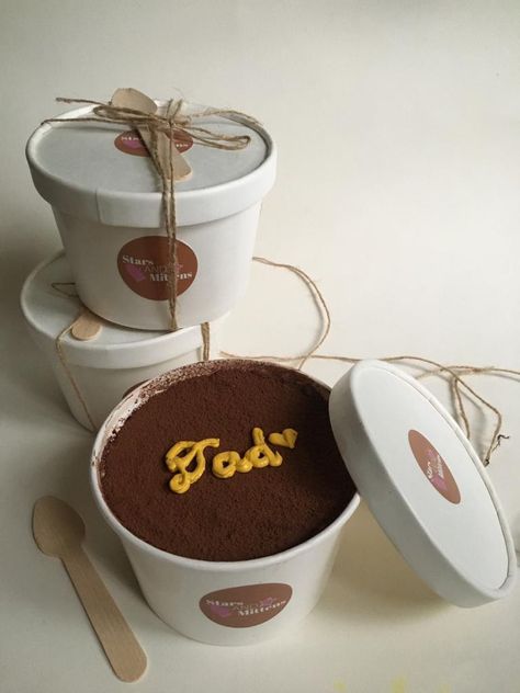 Cute Baked Goods Packaging, Packaging Ideas For Desserts, Tres Leches Packaging, Desert Packaging Ideas, Cake To Go Packaging, Baked Goods Packaging Ideas, Bakery Packaging Ideas, Aesthetic Baked Goods, Baked Goods Business