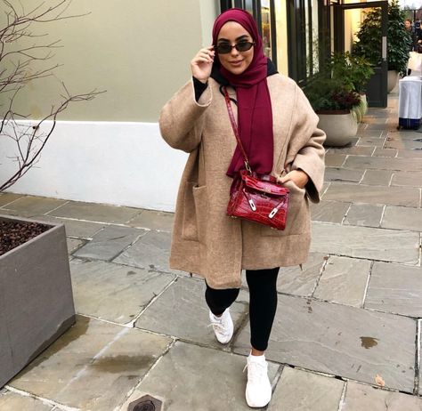 Winter Hijab Outfits Plus Size, Modest Plus Size Fashion Hijab, Plus Size Hijabi Outfits Casual, Curvy Hijab Outfit, Japan Outfit Winter Plus Size, Hijabi Winter Outfits, Winter Hijab Outfits, Muslim Style, Modern Hijab Fashion